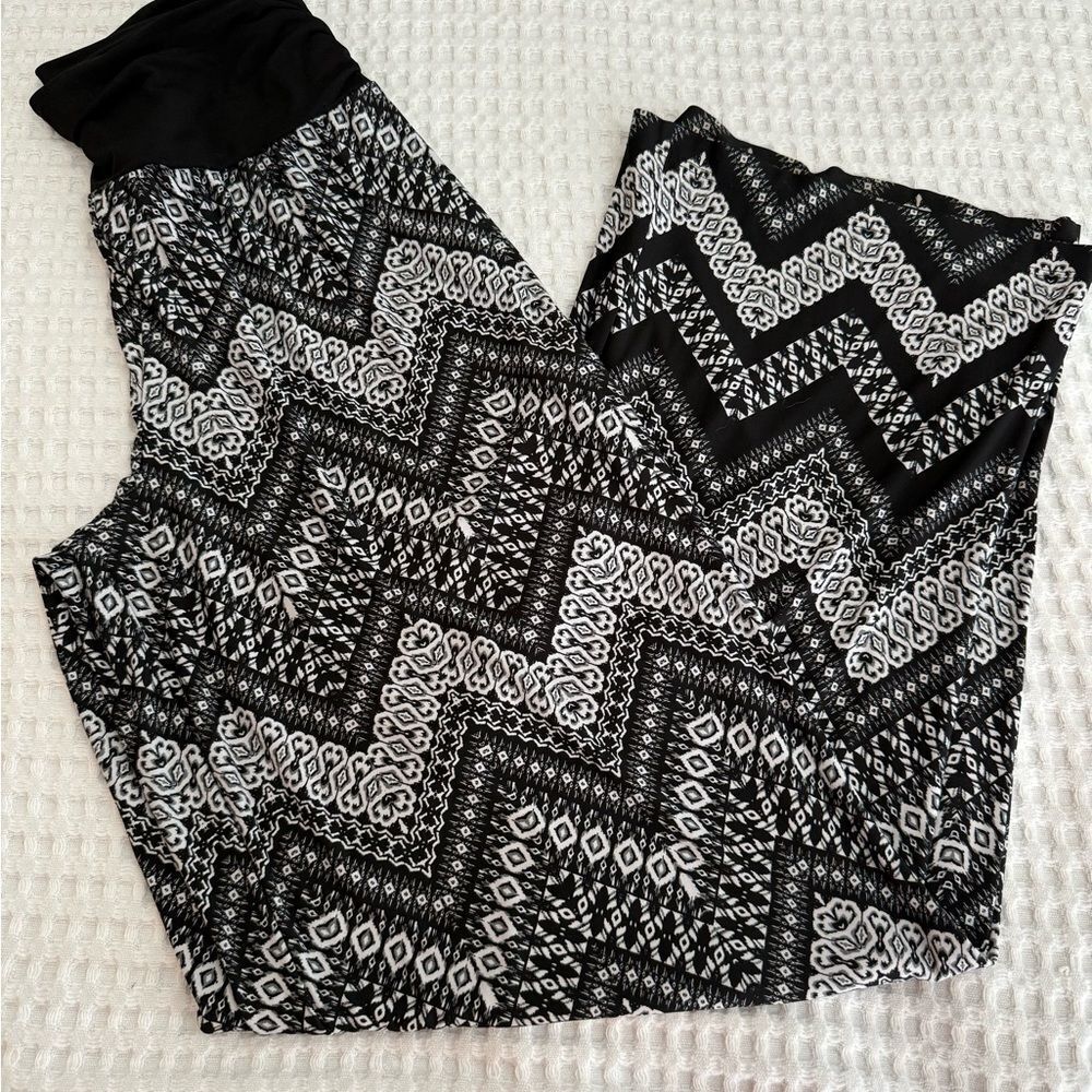 Apt. 9 Chic Black and White Harlem high rise Geometric Women's Wide Leg Pants